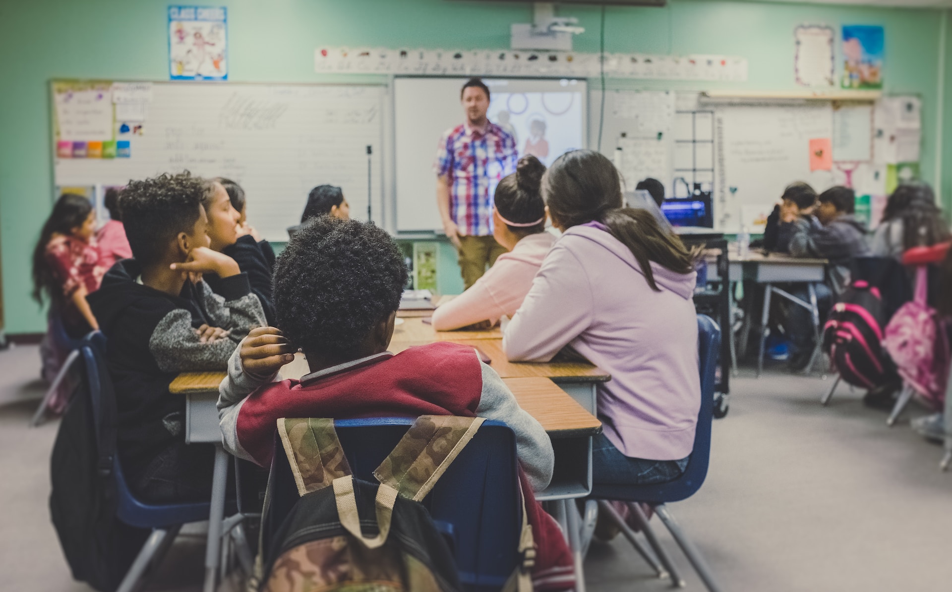 Unlock the World of English Teaching Jobs with an Accredited TEFL Course